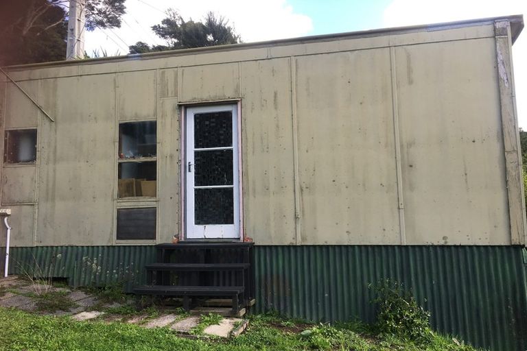 Photo of property in 29 Opanuku Road, Henderson Valley, Auckland, 0612