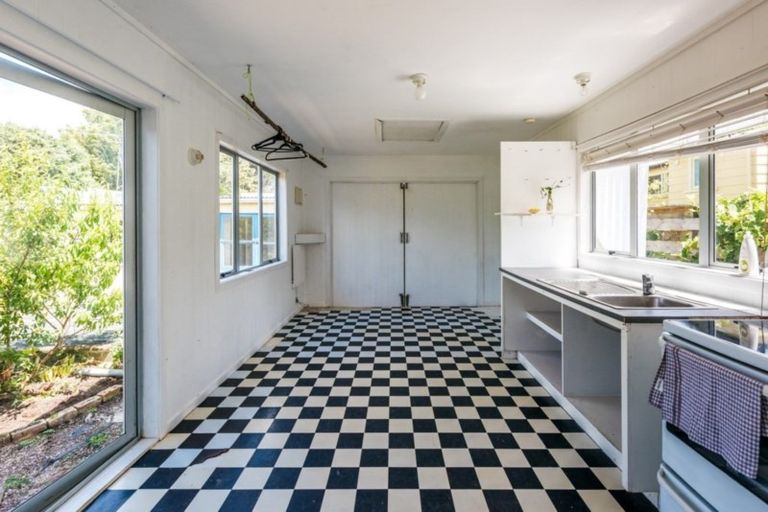 Photo of property in 8 Manuka Road, Oneroa, Waiheke Island, 1081