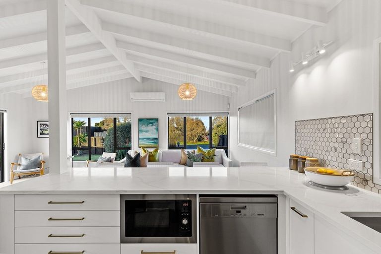 Photo of property in 2 The Southern Isle, Omaha, 0986