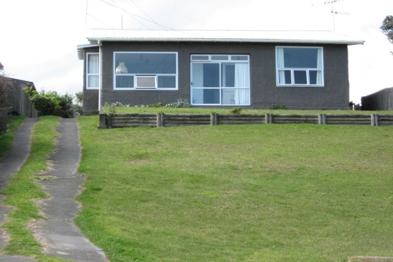 Photo of property in 64 Karaka Street, Castlecliff, Whanganui, 4501