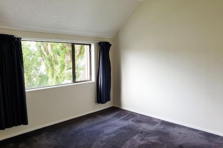Photo of property in 2/17u Randwick Crescent, Moera, Lower Hutt, 5010