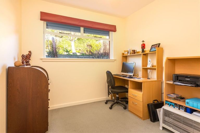 Photo of property in 34 Cannon Hill Crescent, Mount Pleasant, Christchurch, 8081
