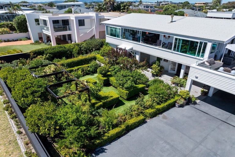 Photo of property in 93 Marine Parade, Mount Maunganui, 3116
