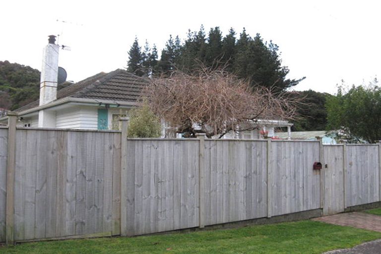 Photo of property in 48 Lees Grove, Wainuiomata, Lower Hutt, 5014