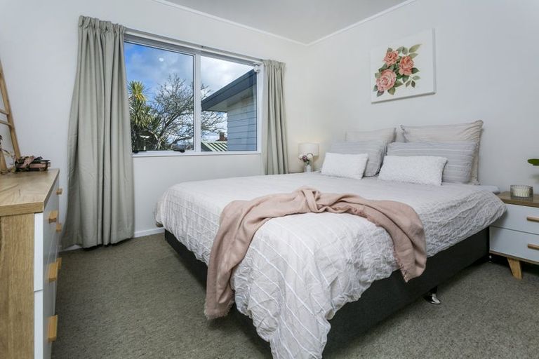 Photo of property in 3/8 Opua Street, Belmont, Auckland, 0622