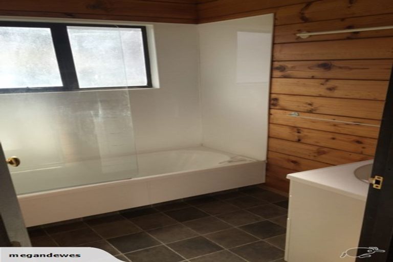 Photo of property in 22 Ward Place, Richmond Heights, Taupo, 3330