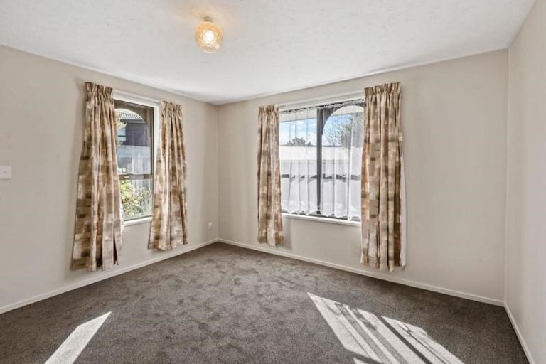 Photo of property in 18 Resolution Place, Bryndwr, Christchurch, 8053