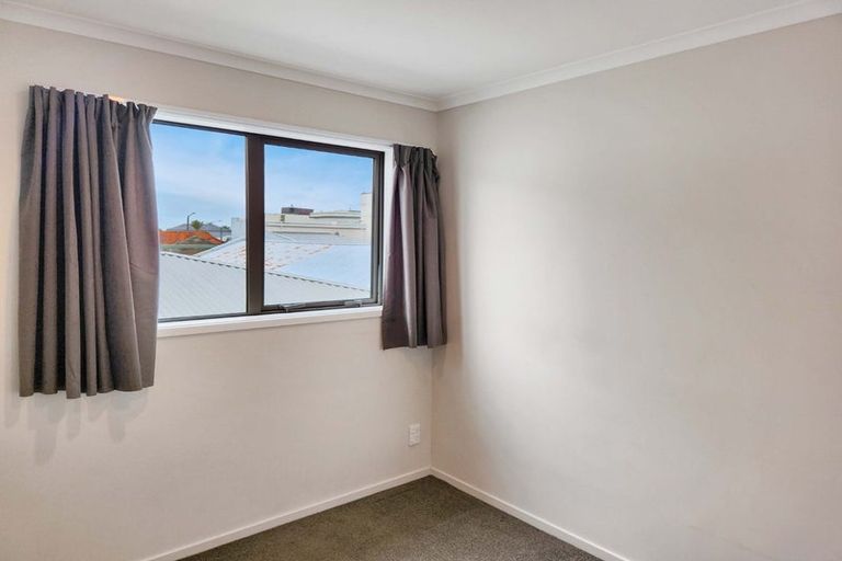 Photo of property in 28 Latimer Way, Petone, Lower Hutt, 5012