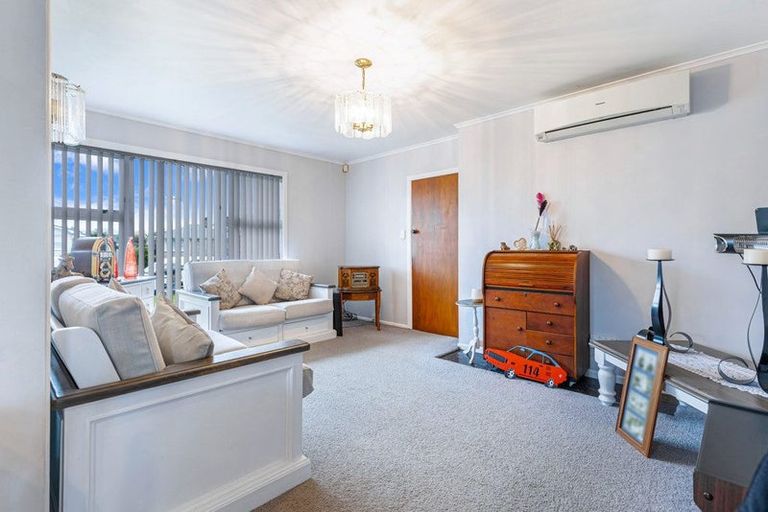 Photo of property in 65 Rosehill Drive, Rosehill, Papakura, 2113