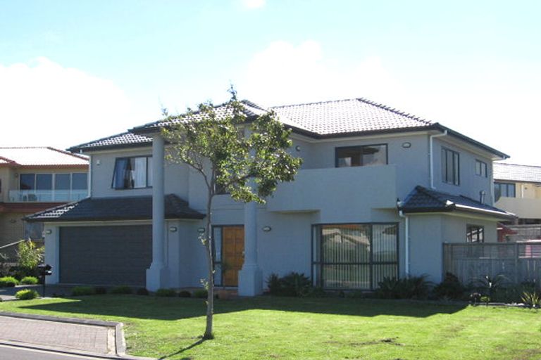 Photo of property in 19 Riverstone Road, Te Atatu Peninsula, Auckland, 0610