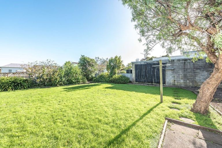 Photo of property in 27 Caius Avenue, Gonville, Whanganui, 4501