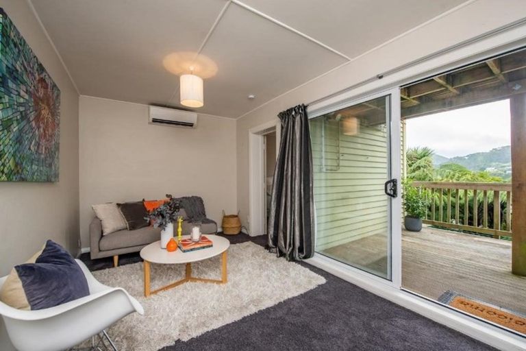 Photo of property in 19 Montgomery Avenue, Karori, Wellington, 6012
