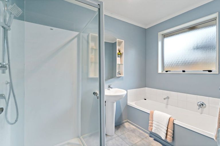 Photo of property in 12 Redcastle Drive, East Tamaki, Auckland, 2013