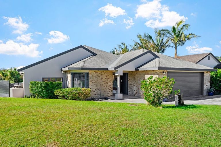 Photo of property in 35 Blue Heron Rise, Stanmore Bay, Whangaparaoa, 0932