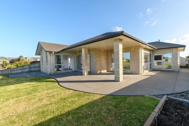 Photo of property in 150 Oriental Parade, Papamoa Beach, Papamoa, 3118