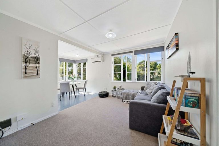 Photo of property in 11 Cleland Crescent, Naenae, Lower Hutt, 5011