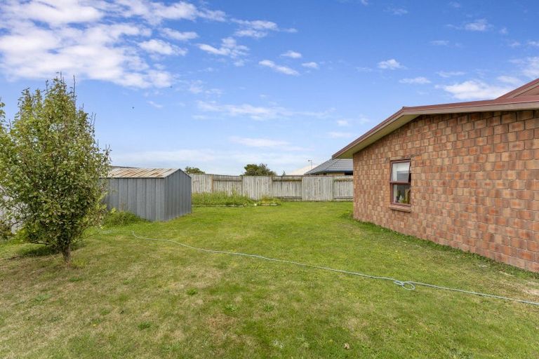 Photo of property in 52 Geneva Terrace, Kelvin Grove, Palmerston North, 4414