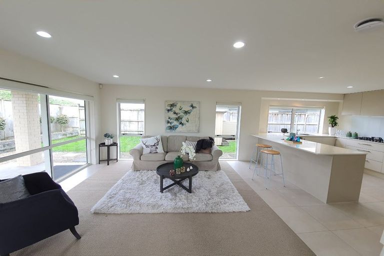 Photo of property in 99 Bayvista Drive, Karaka, Papakura, 2113