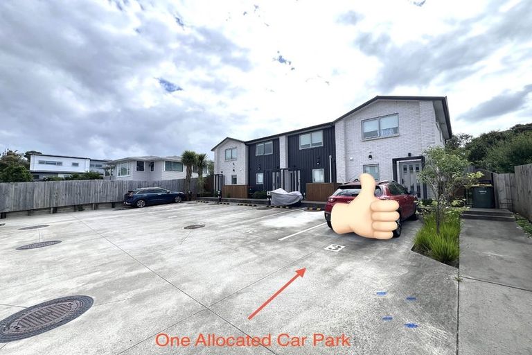 Photo of property in 3/24 Kelwyn Road, Kelston, Auckland, 0602