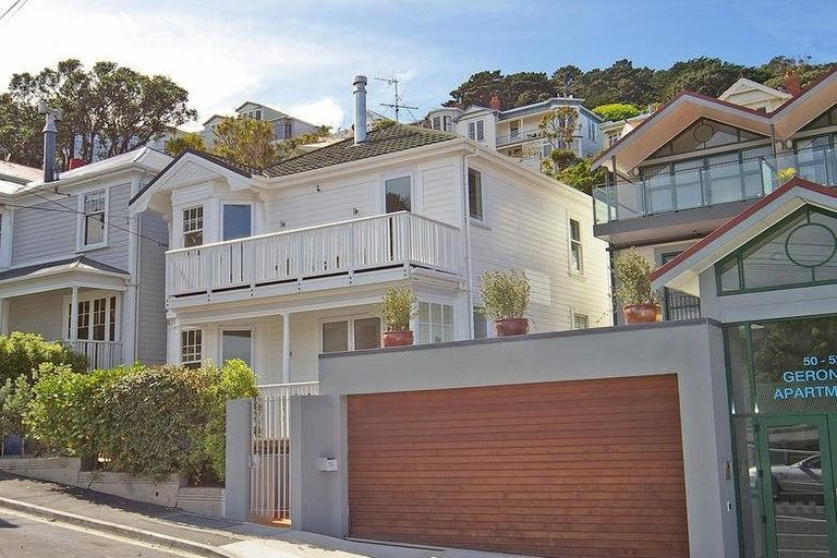 Photo of property in 54 Hawker Street, Mount Victoria, Wellington, 6011