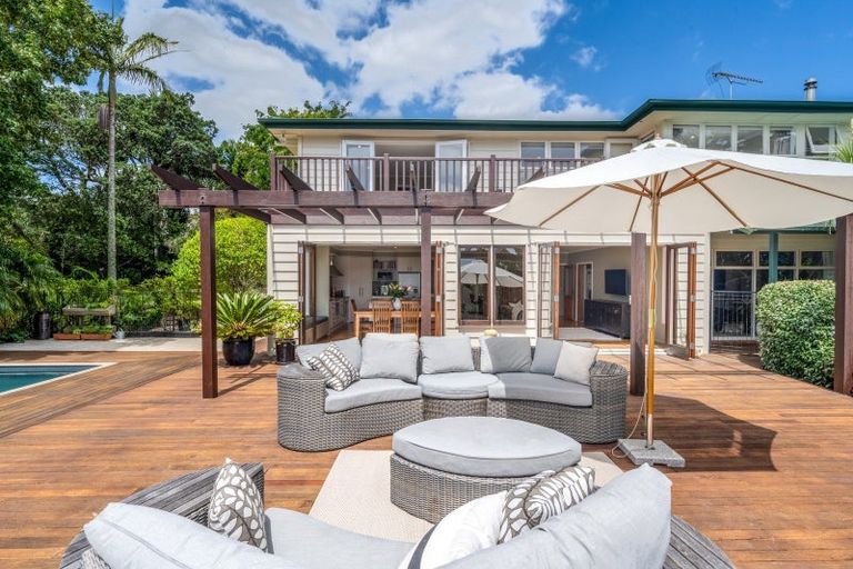 Photo of property in 188 Mellons Bay Road, Mellons Bay, Auckland, 2014