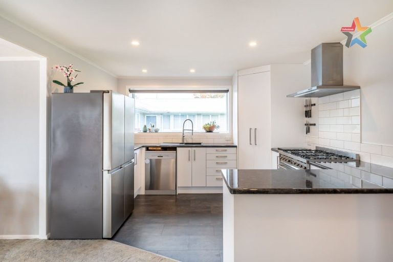 Photo of property in 24 Byron Street, Trentham, Upper Hutt, 5018