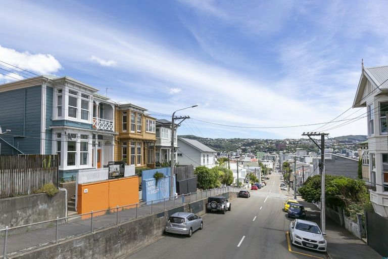 Photo of property in 96 Pirie Street, Mount Victoria, Wellington, 6011