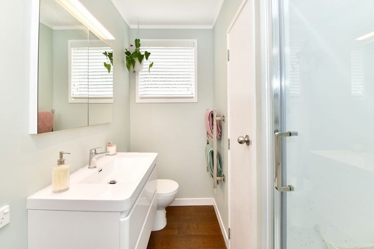 Photo of property in 2 Matai Road, Stanmore Bay, Whangaparaoa, 0932