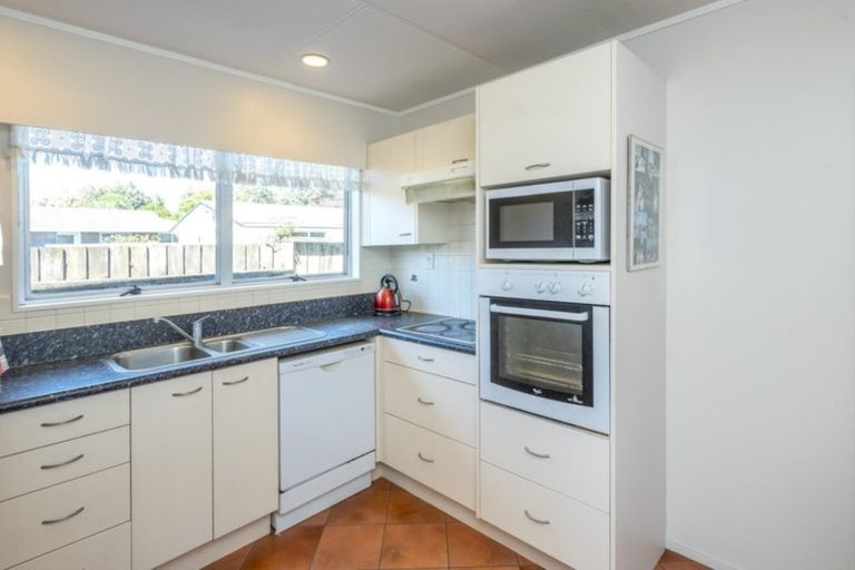 Photo of property in 46a Eatwell Avenue, Paraparaumu Beach, Paraparaumu, 5032