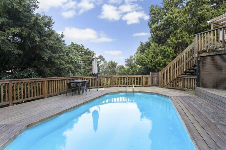 Photo of property in 903 West Coast Road, Waiatarua, Auckland, 0604