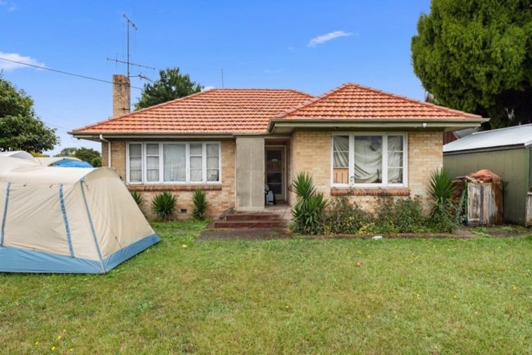 Photo of property in 2 Old Farm Road, Hamilton East, Hamilton, 3216