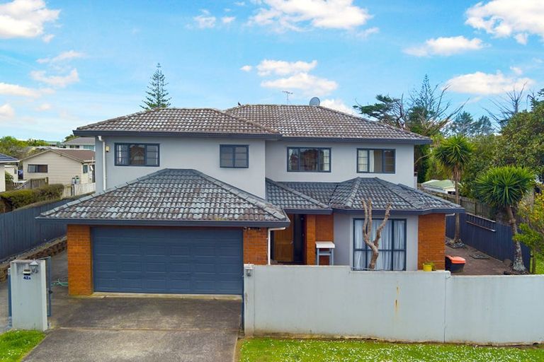 Photo of property in 42a Totara Road, Te Atatu Peninsula, Auckland, 0610