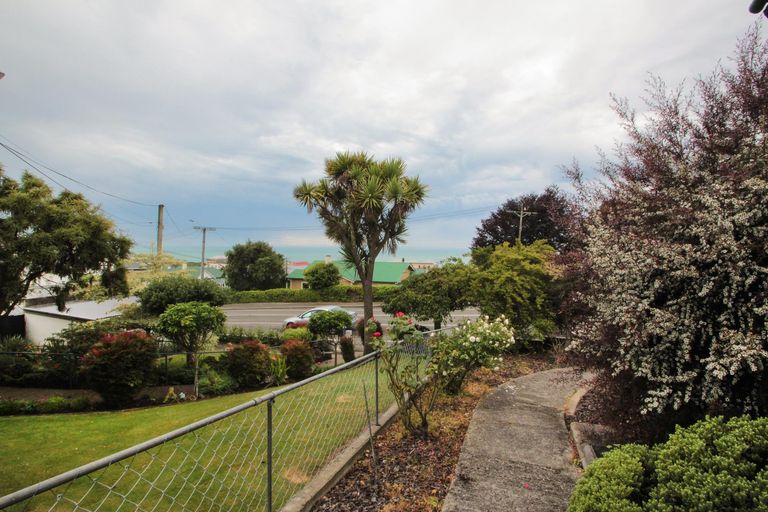 Photo of property in 30 Wharfe Street, South Hill, Oamaru, 9400