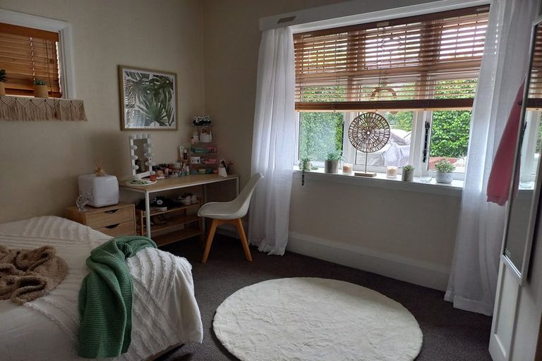 Photo of property in 88 Sandwich Road, Beckenham, Christchurch, 8023