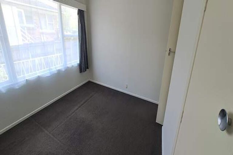 Photo of property in 1/96 Te Atatu Road, Te Atatu South, Auckland, 0610