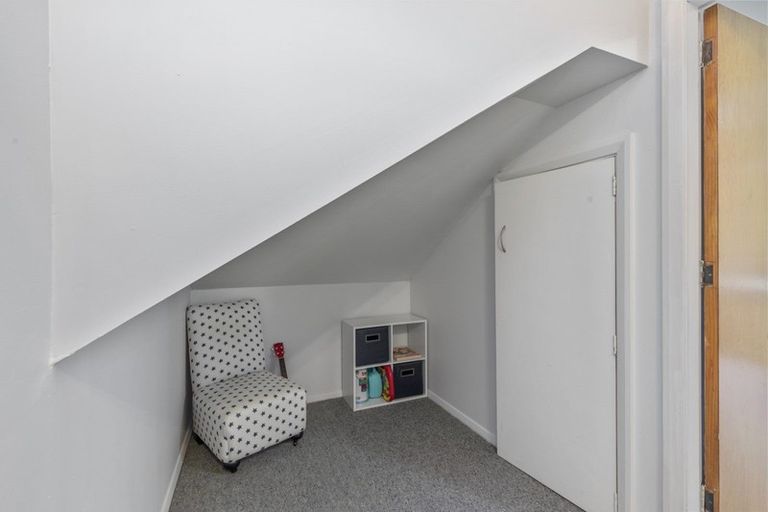 Photo of property in 40 Holborn Drive, Stokes Valley, Lower Hutt, 5019