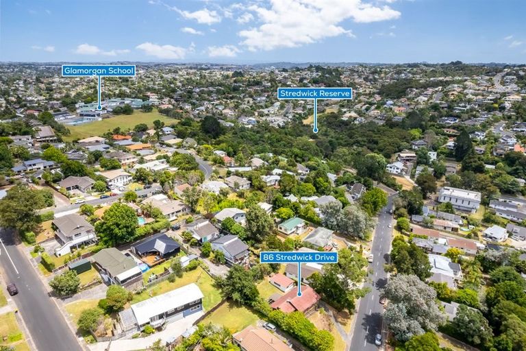 Photo of property in 86 Stredwick Drive, Torbay, Auckland, 0630