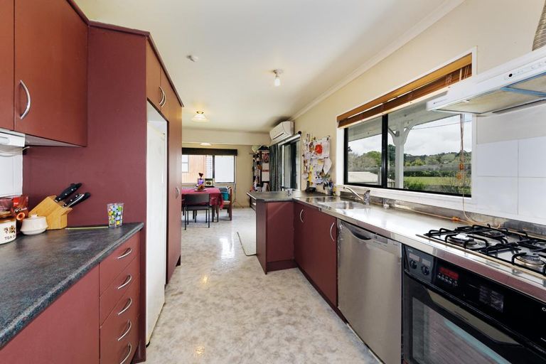 Photo of property in 23a Withers Road, Glen Eden, Auckland, 0602