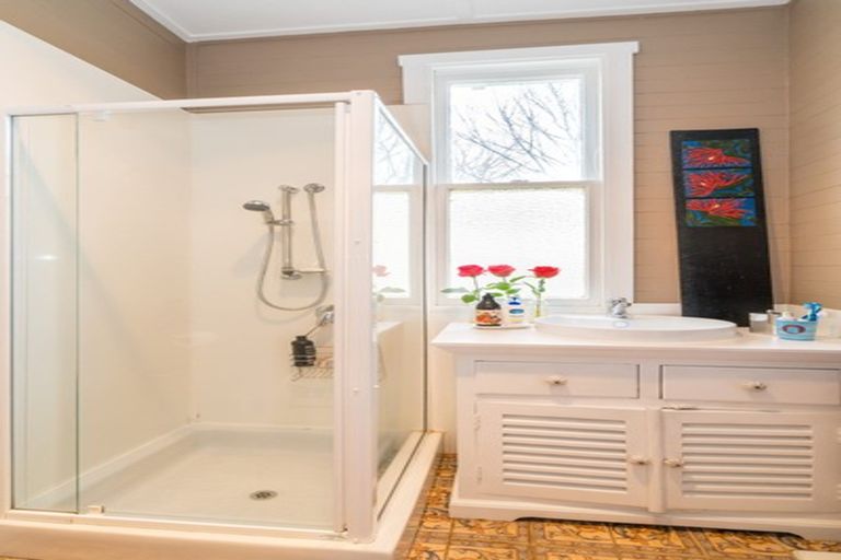 Photo of property in 10 Hill Street, Lawrence, 9532