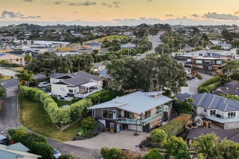 Photo of property in 3 Veronica Close, Red Beach, 0932