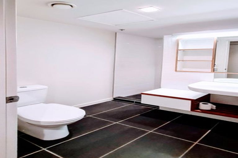 Photo of property in Piermont Apartments, 4i/82 Cable Street, Te Aro, Wellington, 6011