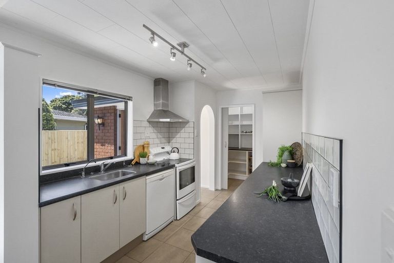 Photo of property in 94 Benmore Avenue, Cloverlea, Palmerston North, 4412