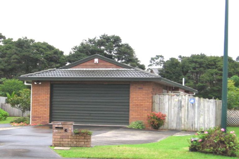 Photo of property in 22 Waimoko Glen, Swanson, Auckland, 0612