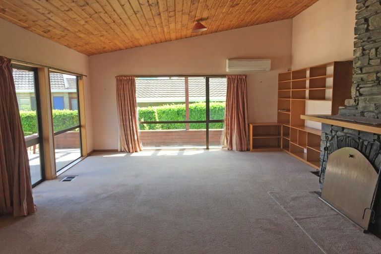 Photo of property in 27 Beacon Point Road, Wanaka, 9305