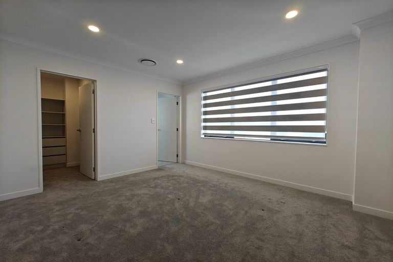 Photo of property in 70 Michael Bosher Way, Flat Bush, Auckland, 2019
