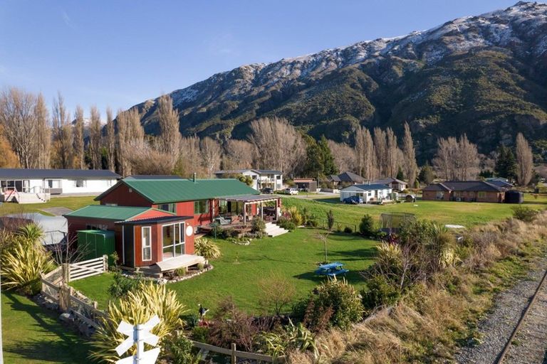 Photo of property in 2 Hector Close, Kingston, Athol, 9793