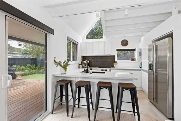 Photo of property in 98a Memorial Avenue, Ilam, Christchurch, 8053