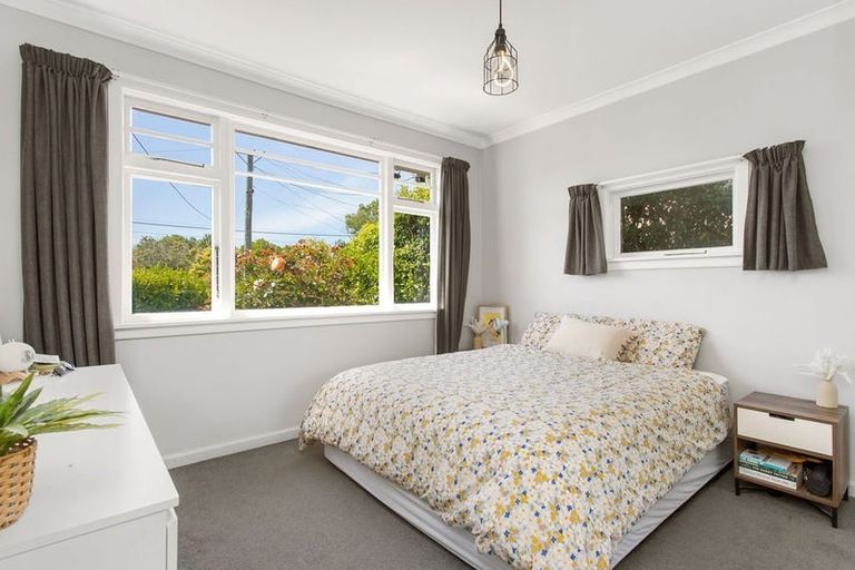 Photo of property in 18 Coopers Road, Dallington, Christchurch, 8061