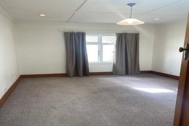 Photo of property in 19 Austin Street, Mount Victoria, Wellington, 6011