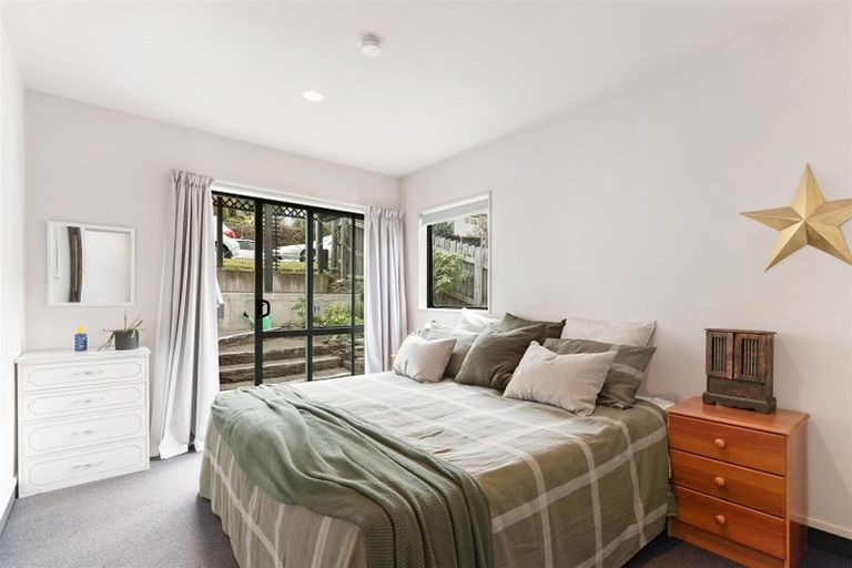 Photo of property in 18b Cameron Place, Fernhill, Queenstown, 9300